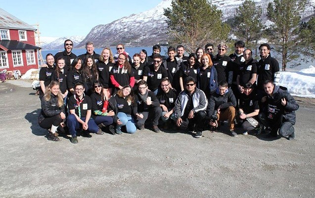 ireli-norvec-gencleri-ile-raziliga-geldi-