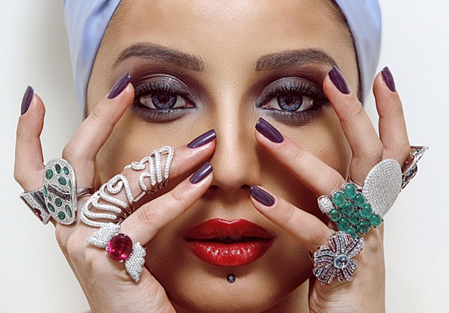 gunay-servet-icinde-