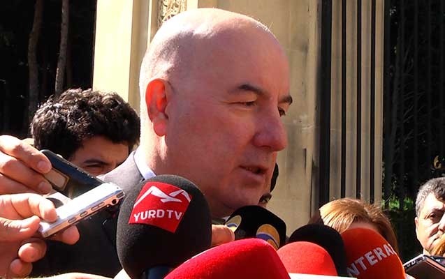 elman-rustemov-bank-sektorundaki-veziyyetden-danisdi-