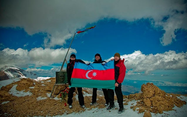 millet-vekilleri-heyder-zirvesine-yurus-etdi-