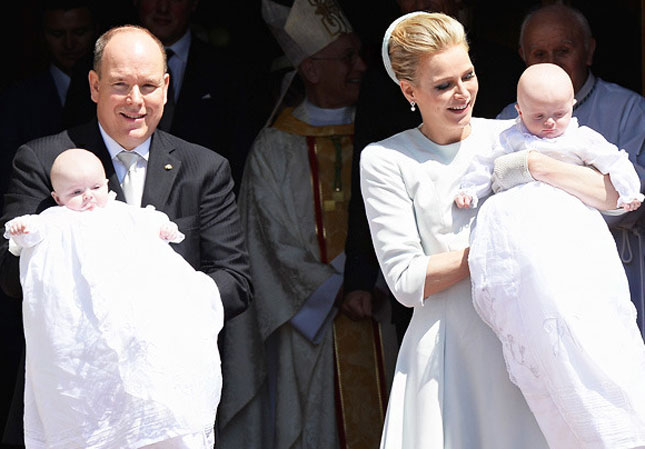 bes-ayliq-sahzadeler-xac-suyuna-salindilar-