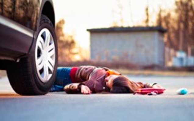 54-yasli-qadini-masin-vurdu