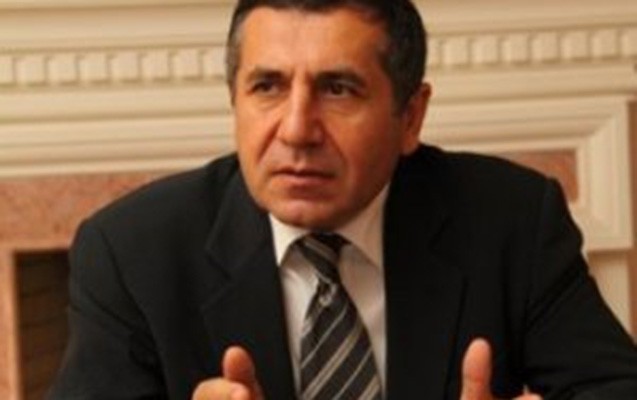nizami-piriyevin-vekili-danisdi-