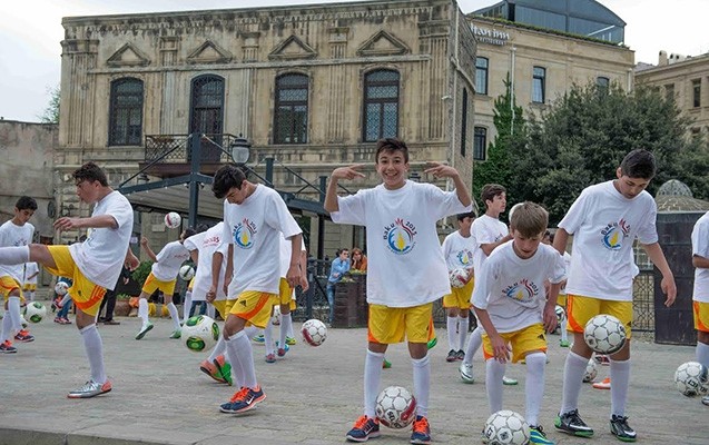 baki-2015le-bagli-daha-bir-flesmob-