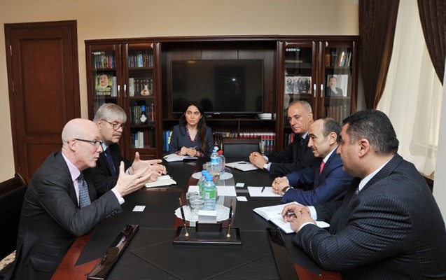 prezidentin-komekcisi-meshur-agentliklerin-rehberleri-ile-gorusdu