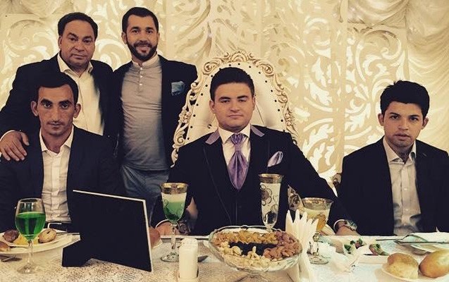 elikram-bayramov-ogluna-gelinsiz-toy-etdi-