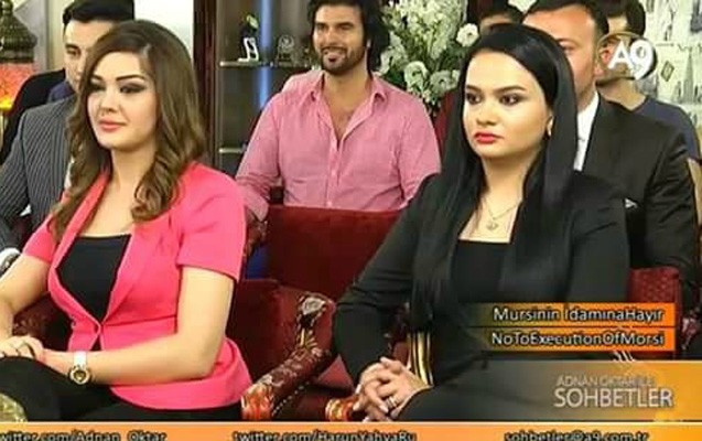 azerbaycanli-qizlar-adnan-oktarin-verilisinde-