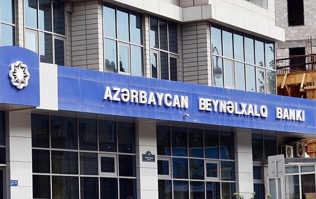 hebs-olunan-bank-mudiri-emeliyyat-olunmalidir-