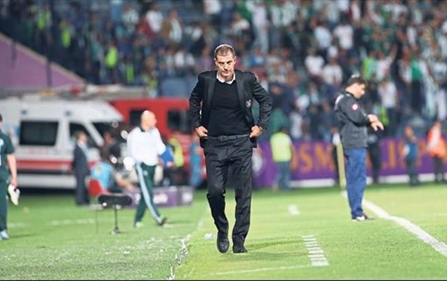 besiktas-cempionluqdan-elini-uzdu