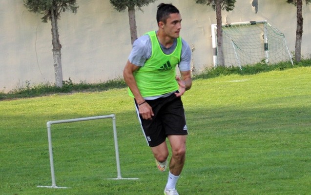 neftci-heyetinde-yeni-futbolcu