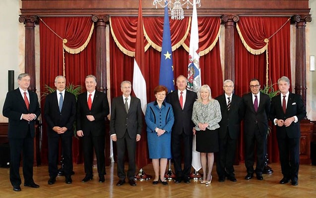 nizami-gencevi-beynelxalq-merkezinin-uzvleri-latviya-prezidenti-ile-gorusub-