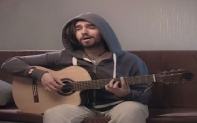 cingiz-yangin-qurbanlarina-mahni-hesr-etdi-