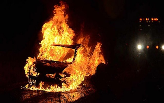 bakida-gece-uc-masin-yandi-