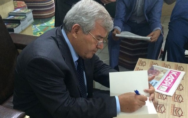 deputat-kitabini-teqdim-etdi-