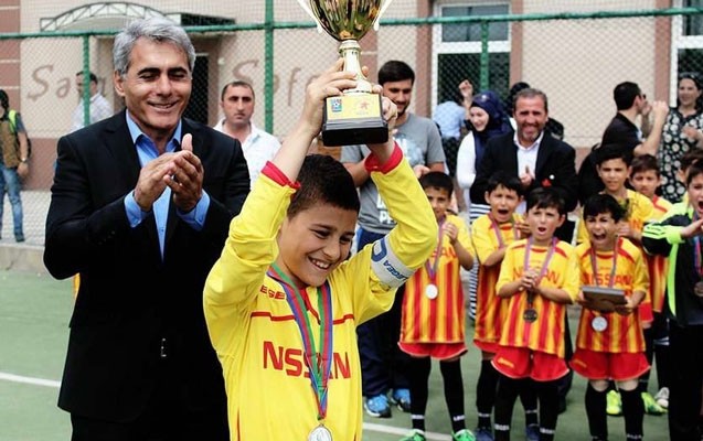 revan-uefa-gencler-liqasinda-