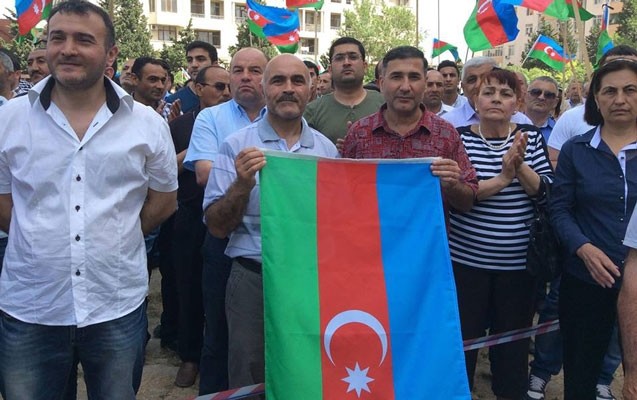 milli-sura-mitinq-kecirdi-