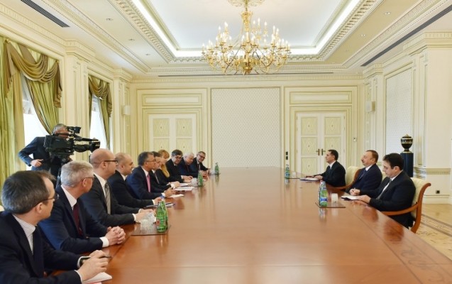 ilham-eliyev-atet-in-sedri-ile-gorusub