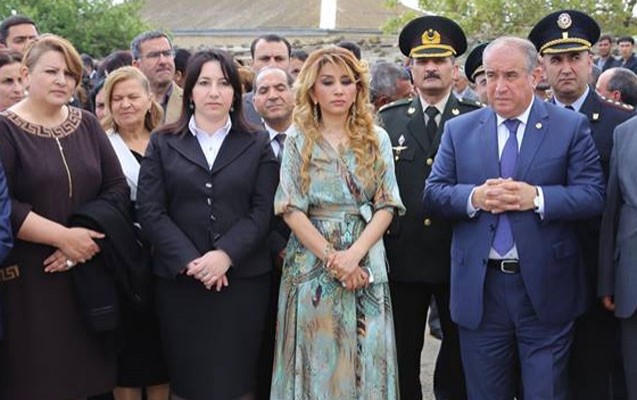 elnarenin-cekdiyi-bulaq-qurudu