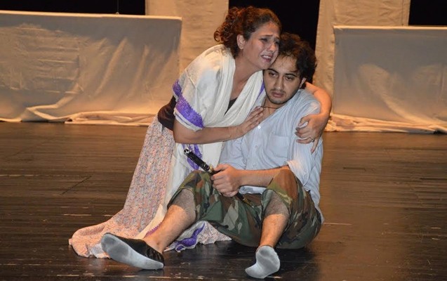 teatr-heveskarlarinin-nezerine-