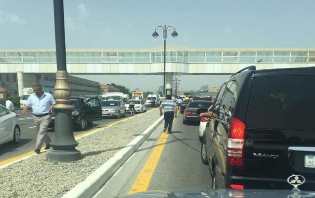 prospektde-dehsetli-qeza-