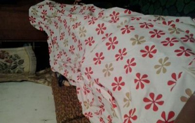 qapi-arxasinda-meyiti-tapildi