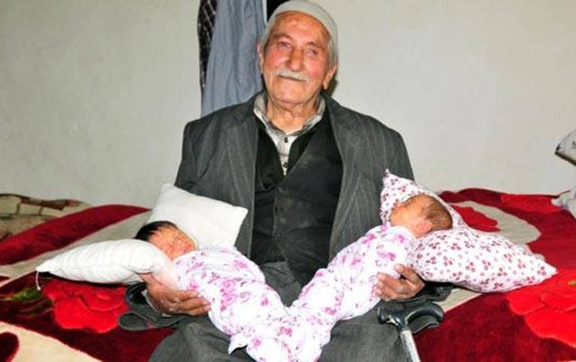 85-yasinda-ekiz-usagi-oldu