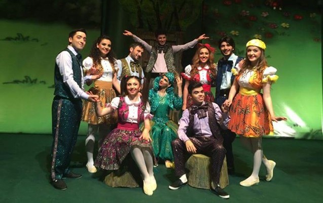 teatr-heveskarlarinin-nezerine