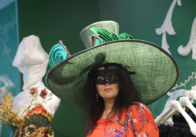 indi-hami-maskalanir