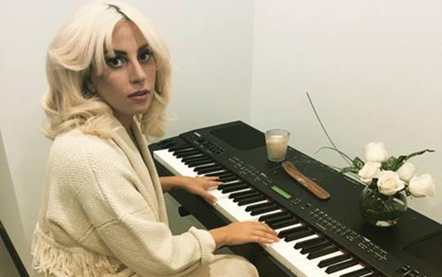 sirr-pozulmasin-deye-otagindan-cixmadi