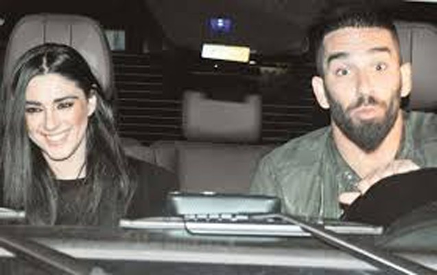 arda-turan-qayinatasini-gozleyir