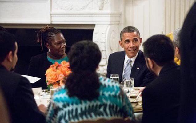 obama-ag-evde-iftar-sufresi-acdi-
