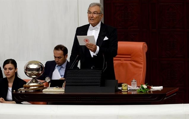 deniz-baykal-parlament-sedrliyine-namized-oldu