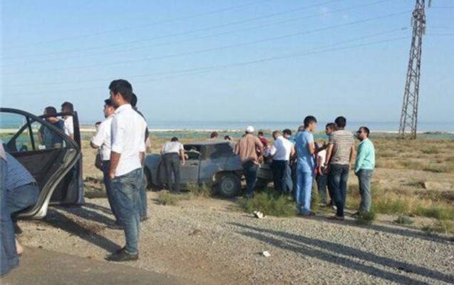 bakida-iki-masin-toqqusdu-