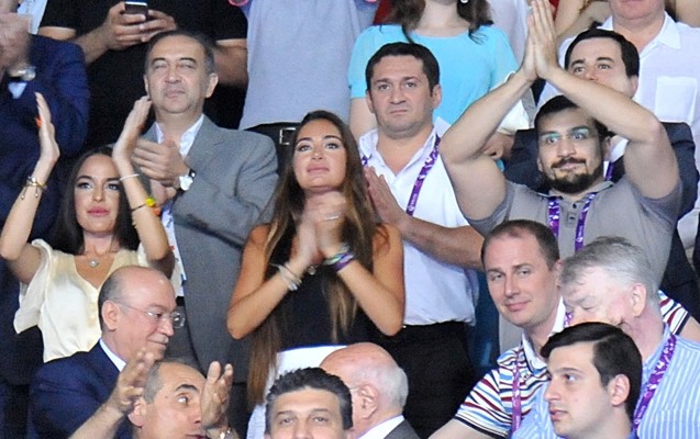 prezidentin-qizlari-boks-yarisinda-