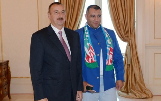 prezidente-bayram-hediyyesi-edeceyem