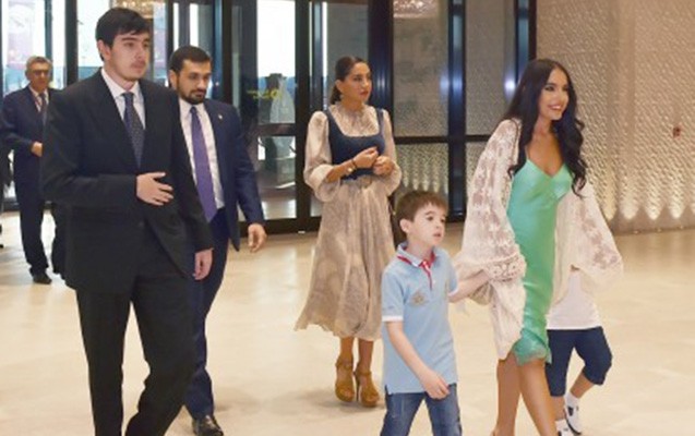 ilham-eliyevin-ailesinin-baglanis-merasiminden-