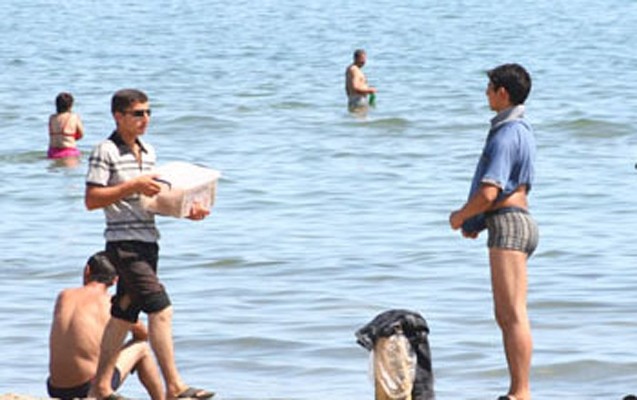 bakida-bu-sexsler-cerimelendi-