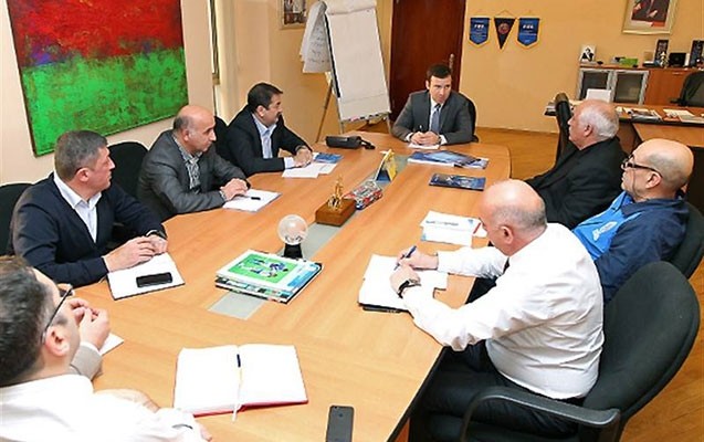 diniyevi-abdullayev-evezledi