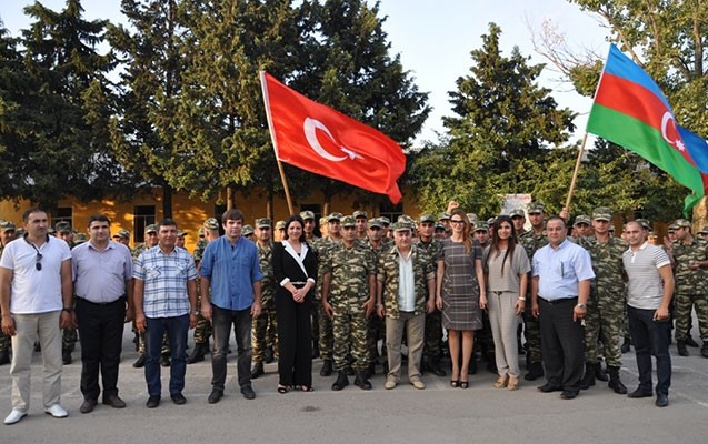 millet-vekili-esgerlerle-gorusdu-