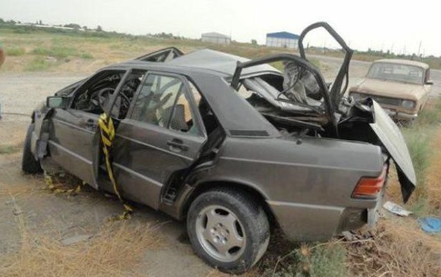 atasinin-masinini-qaciran-genc-ve-dostu-qezada-oldu-