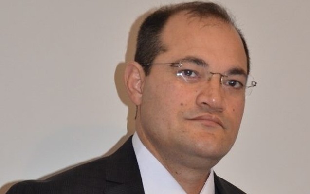 quotgozu-cixmis-qardasdan-ders-goturmekquot-