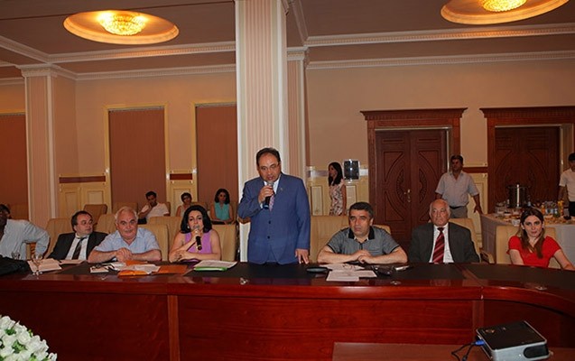 magistrantlar-beynelxalq-komissiya-qarsisinda-mudafie-etdi