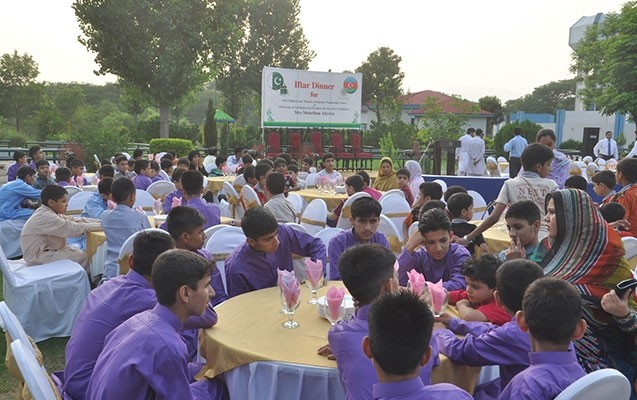mehriban-eliyeva-iftar-verdi-
