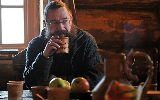 qarabaga-kocen-rus-milyarder-geri-qayidir