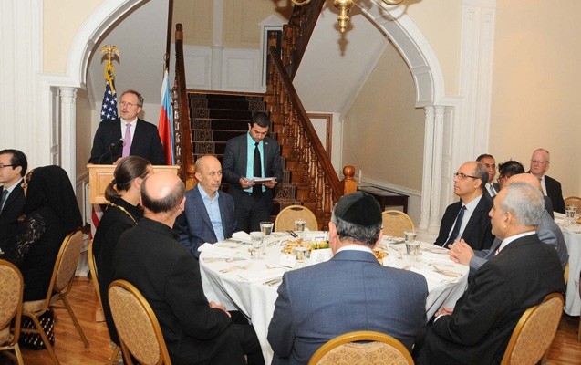 abs-sefirliyinde-iftar-sufresi