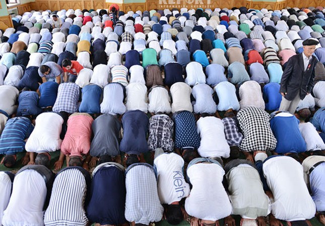 bakidaki-bayram-namazindan-