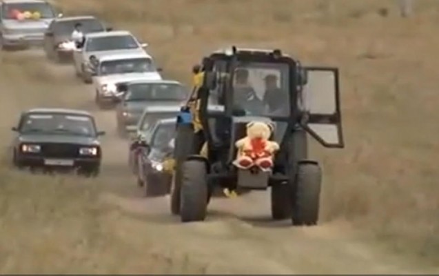 toy-karvaninda-traktor-