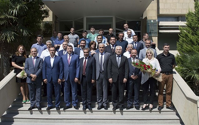icra-hakimiyyetinden-jurnalistlere-hediyye