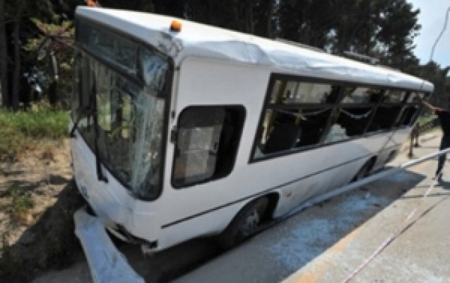 avtobus-qeza-toretdi-