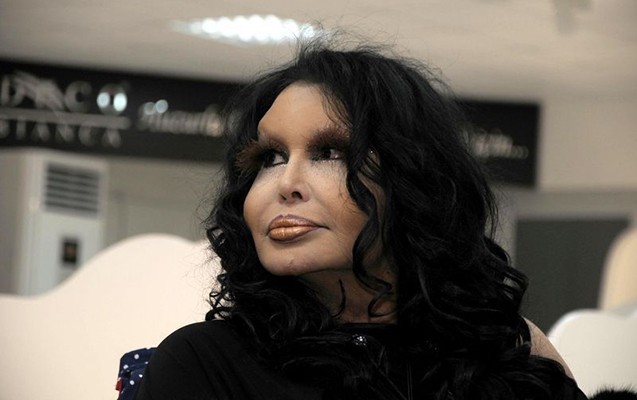 qayinanasi-bulent-ersoyu-soka-saldi-